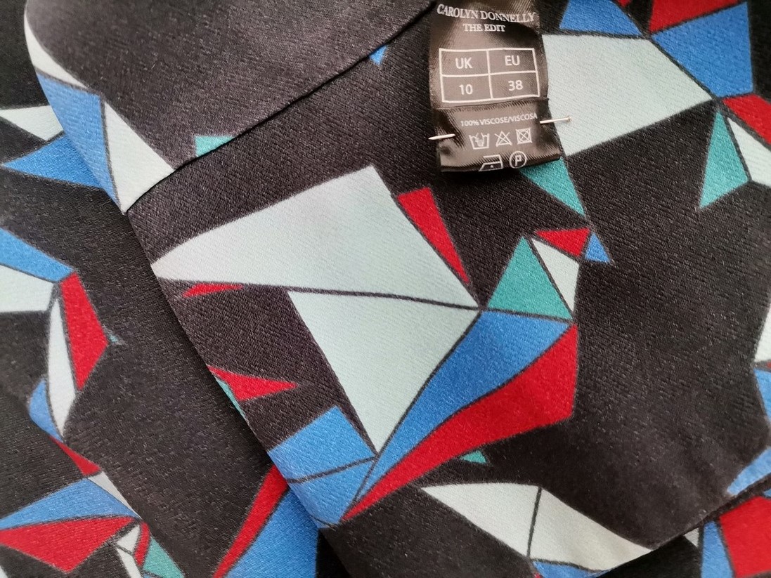 Carolyn Donnelly The Edit Rozmiar 10 (38) Kolor Czarny Geometryczny Okrągły dekolt Bluzka Rękaw 3/4 Materiał Wiskoza 100%