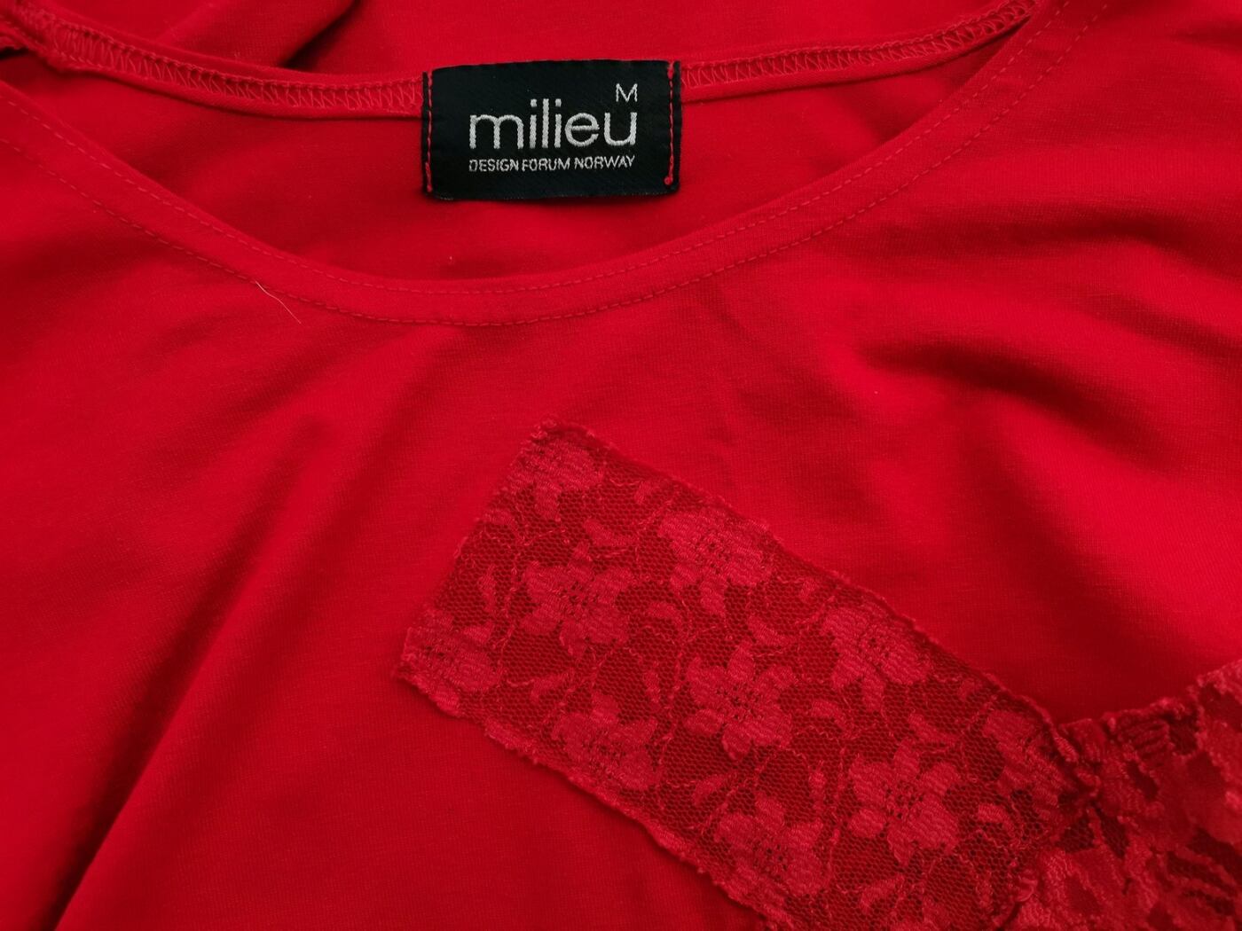 IMG_20211227_121651.jpg Milieu Rozmiar M Kolor Czerwony Crew Neck Bluzka Długi rękaw Materiał Wiskoza
