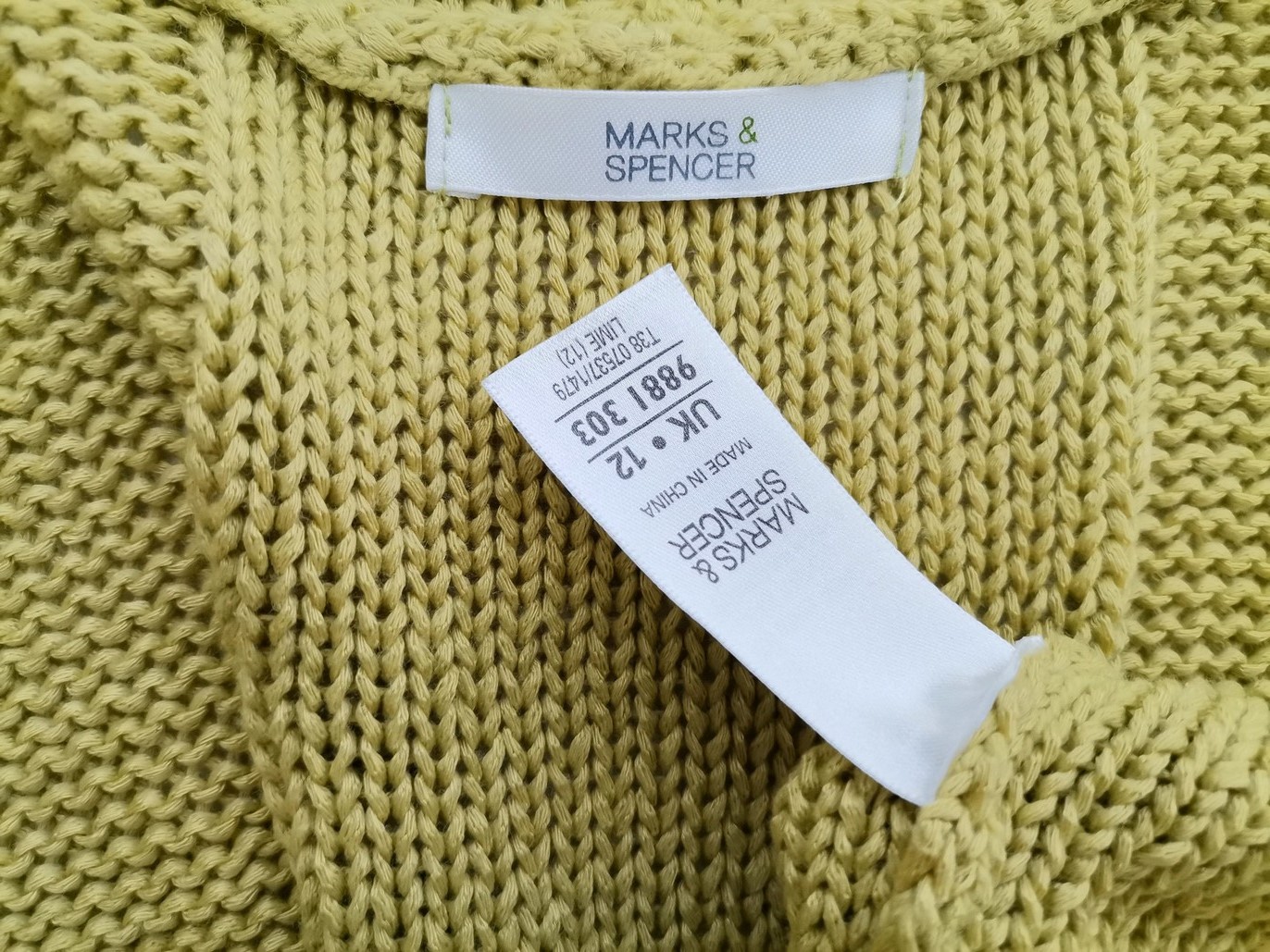 IMG_20211228_131430.jpg Marks&spencer Rozmiar 12 (40) Kolor Zielony W serek Długi Otwarty Kardigan Krótki rękaw Materiał Akryl 100% Cienka dzianina