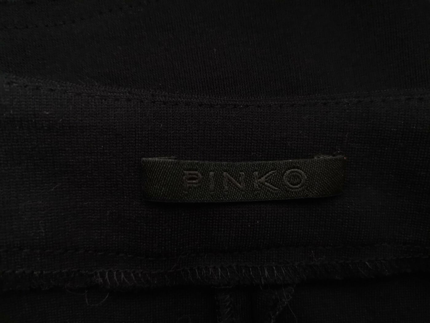 Pinko Rozmiar M Kolor Czarny W serek Sukienka Prostokątna Krótki rękaw Do Kolan Materiał Wiskoza