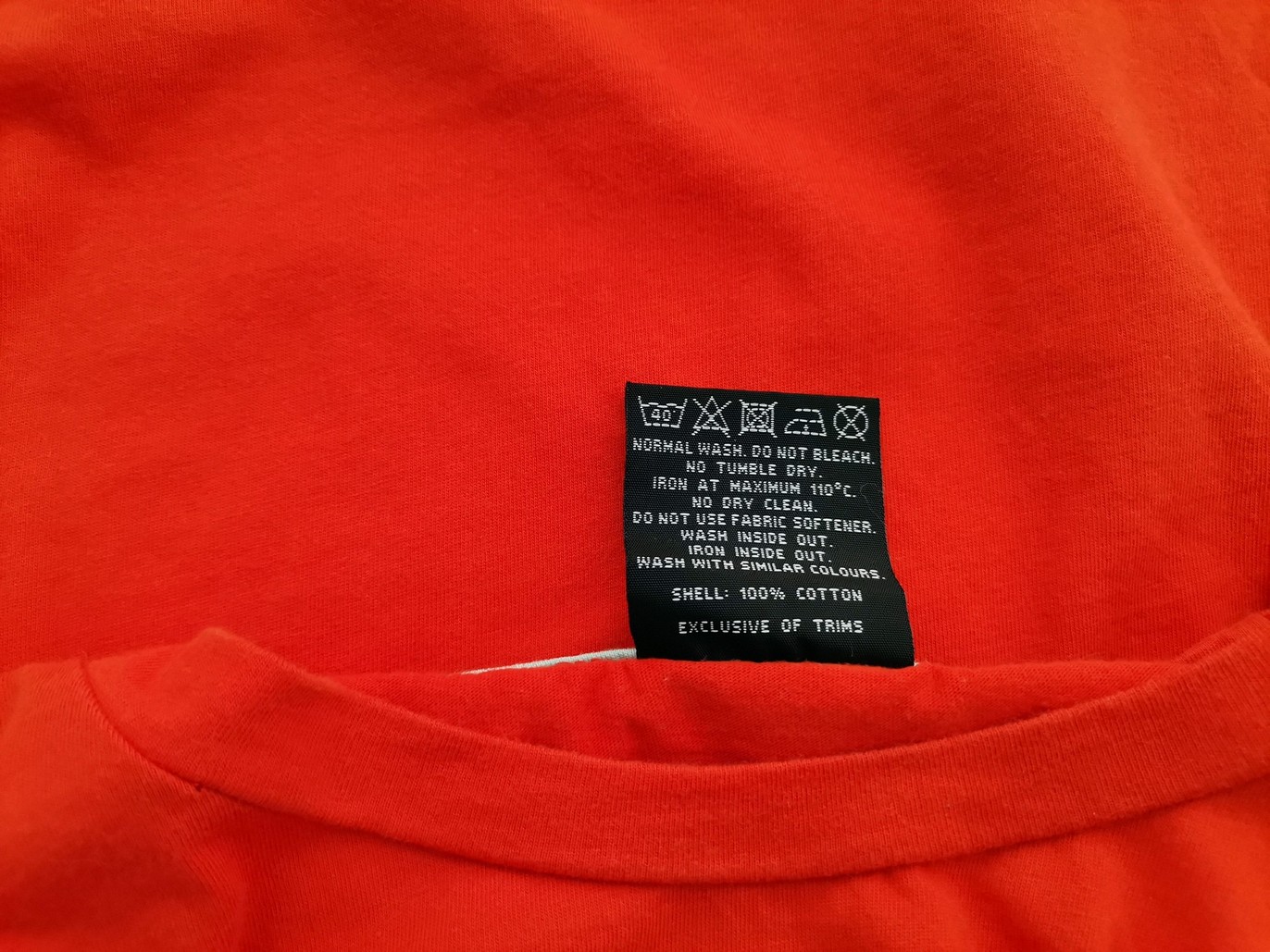Norrona Rozmiar M Kolor Pomarańczowy Crew Neck T-Shirt Krótki rękaw Materiał Bawełna 100%
