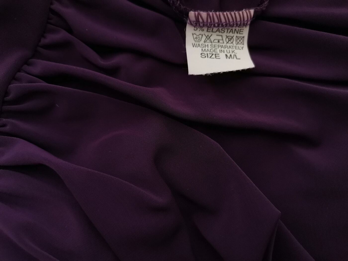 Exhibit Rozmiar M/L Kolor Fioletowy W serek Sukienka Bodycon Krótki rękaw Krótka Exhibit Rozmiar M/L Kolor Fioletowy W serek Sukienka Bodycon Krótki rękaw Krótka