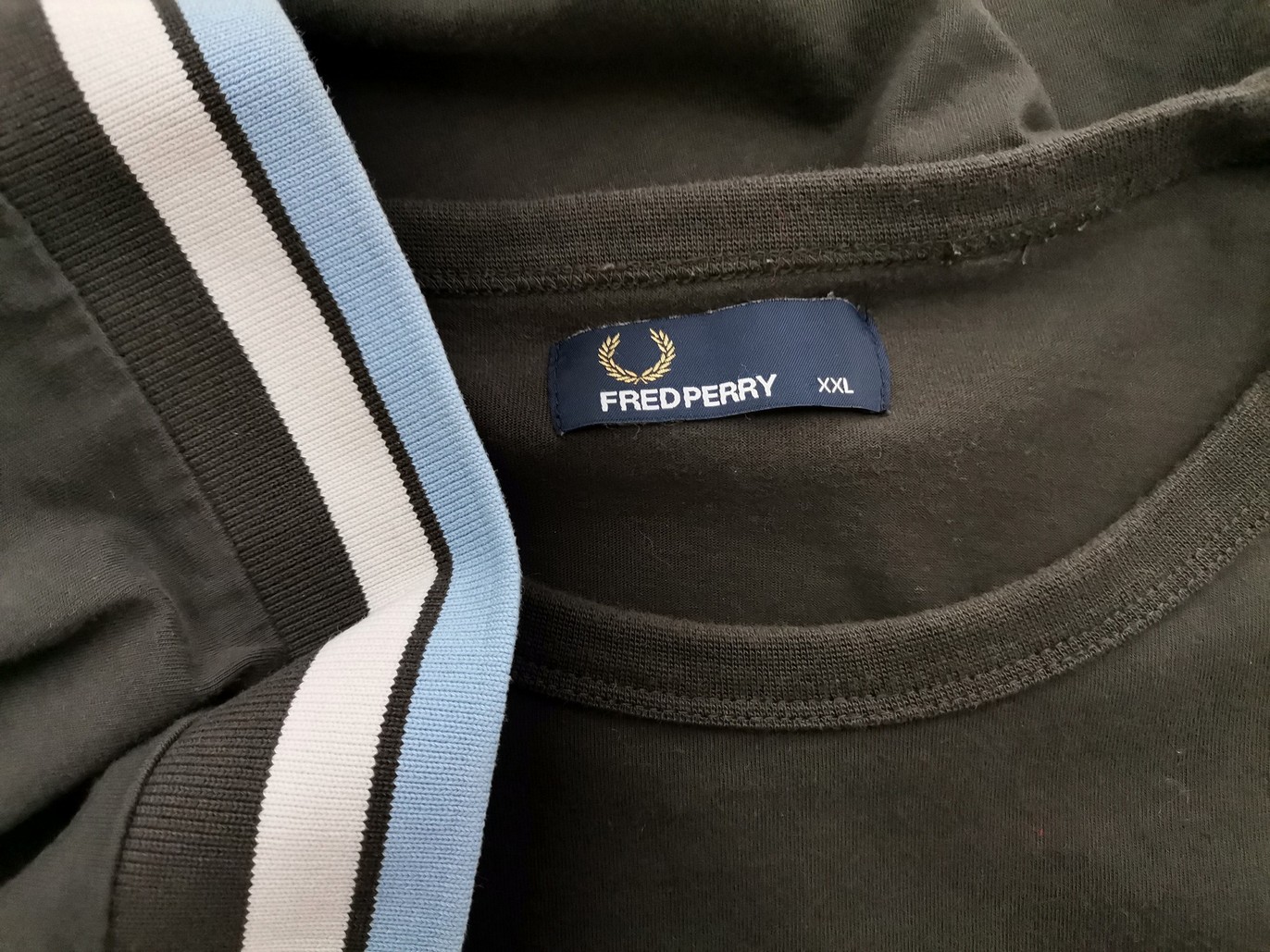 IMG_20220103_132727.jpg Fred Perry Rozmiar XXL Kolor Khaki Męski T-Shirt Krótki rękaw Materiał Bawełna 100%