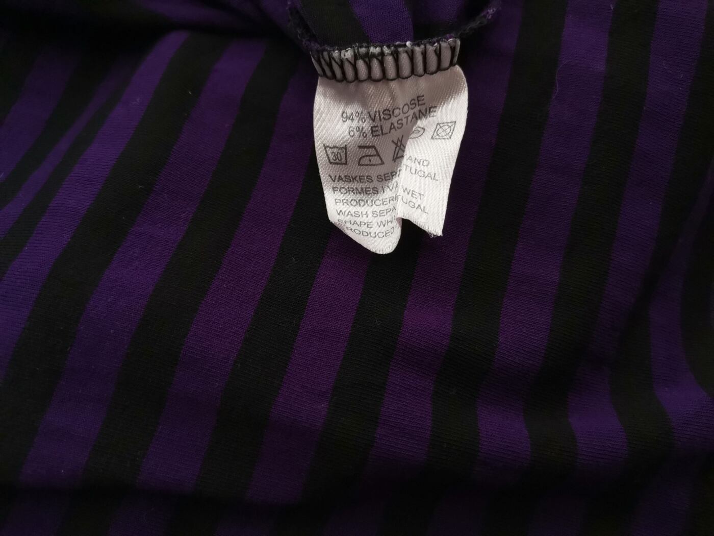 The Masai Rozmiar XL Kolor Fioletowy Pasy Drapowany dekolt Sukienka Mini Długi rękaw Krótka Materiał Wiskoza The Masai Rozmiar XL Kolor Fioletowy Pasy Drapowany dekolt Sukienka Mini Długi rękaw Krótka Materiał Wiskoza