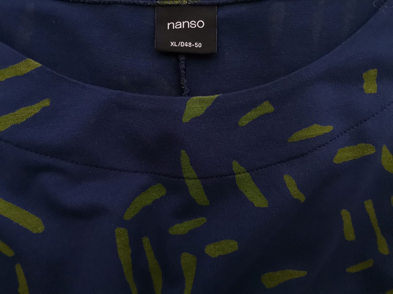 NANSO Rozmiar XL (48/50) Kolor Granatowy Okrągły dekolt Sukienka Sweterkowa Długi rękaw Midi Materiał Wiskoza NANSO Rozmiar XL (48/50) Kolor Granatowy Okrągły dekolt Sukienka Sweterkowa Długi rękaw Midi Materiał Wiskoza