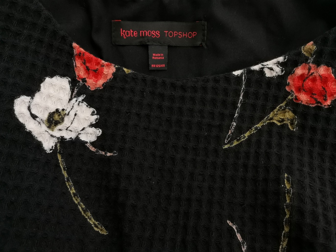 Kate Moss topshop Rozmiar 10 (38) Kolor Czarny Odkryte Ramiona Sukienka A-Line Bezrękawnik Do Kolan Materiał Bawełna 100% Kate Moss topshop Rozmiar 10 (38) Kolor Czarny Odkryte Ramiona Sukienka A-Line Bezrękawnik Do Kolan Materiał Bawełna 100%