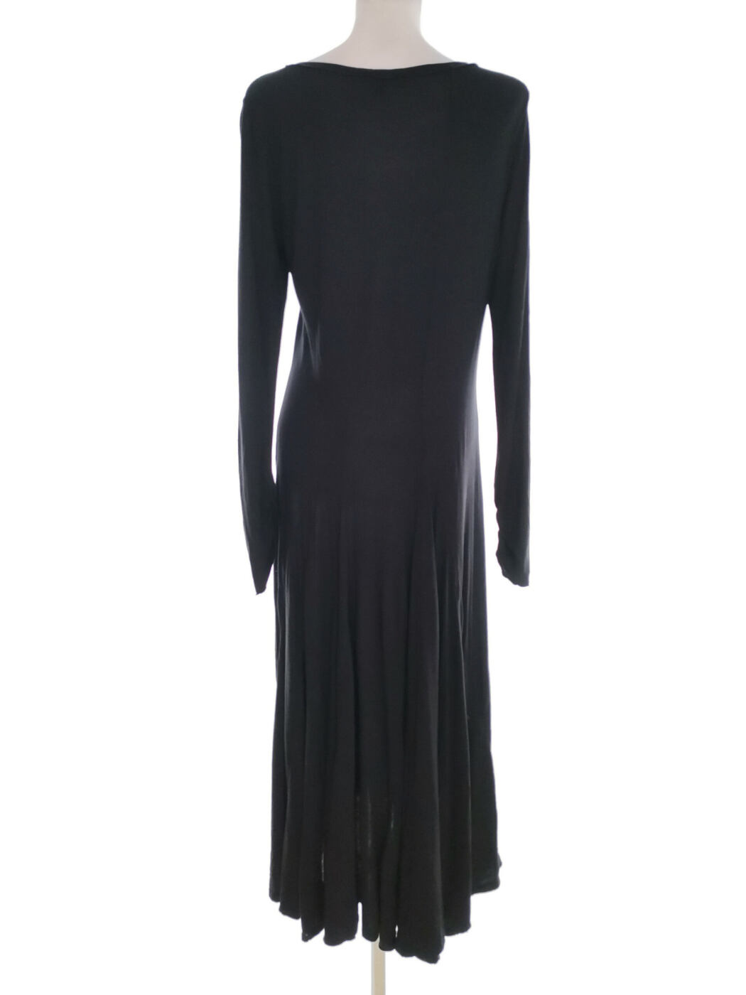 River island Rozmiar 14 (40) Kolor Czarny Okrągły dekolt Sukienka Maxi Długi rękaw Długa Materiał Wiskoza 100% River island Rozmiar 14 (40) Kolor Czarny Okrągły dekolt Sukienka Maxi Długi rękaw Długa Materiał Wiskoza 100%