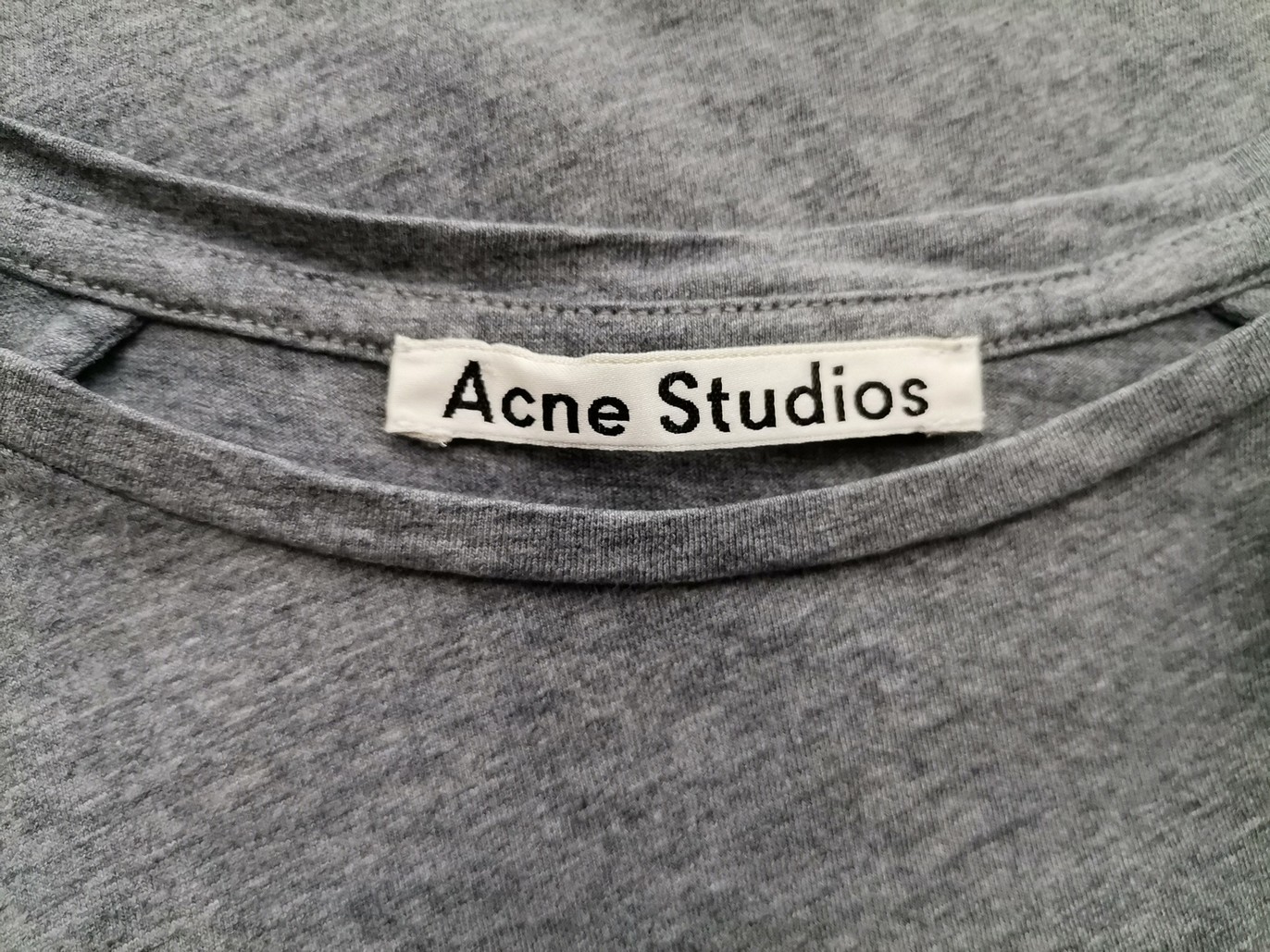 IMG_20220118_111714.jpg ACNE Studios Rozmiar XS Kolor Szary Okrągły dekolt T-Shirt Krótki rękaw Materiał Bawełna 100%