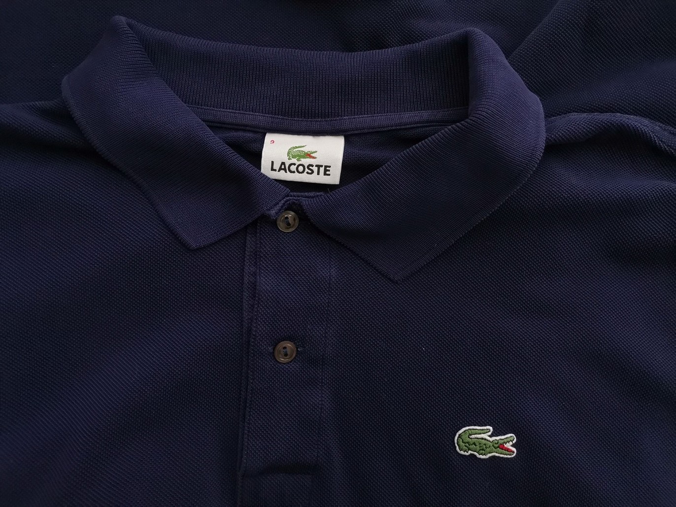 IMG_20220119_111437.jpg Lacoste Rozmiar 9 (XXXL) Kolor Granatowy Kołnierz Męska Koszula Polo Krótki rękaw Materiał Bawełna 100%
