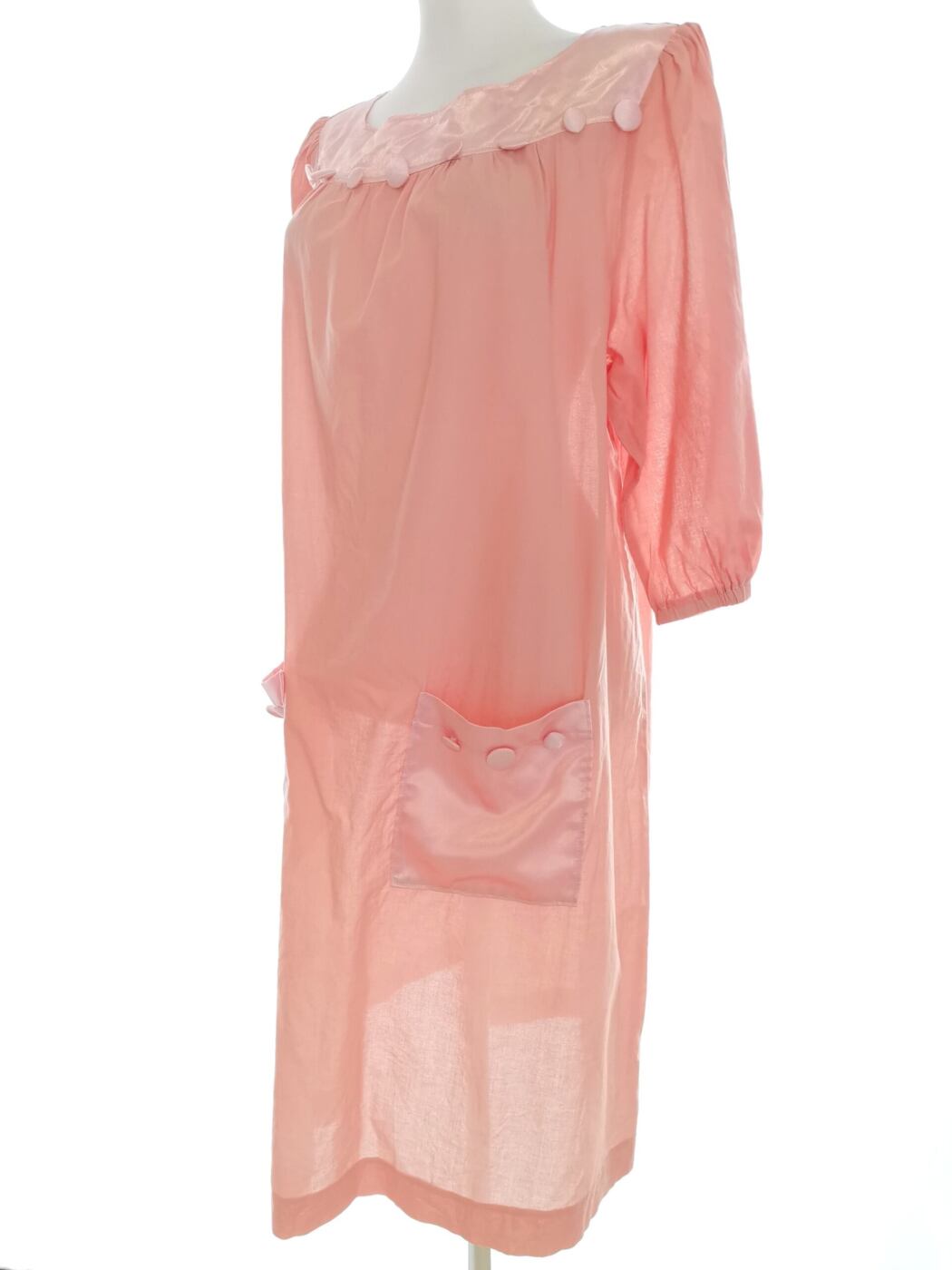 Vintage Rozmiar 46/48 Kolor Różowy Okrągły dekolt Sukienka Prostokątna Rękaw 3/4 Midi Vintage Rozmiar 46/48 Kolor Różowy Okrągły dekolt Sukienka Prostokątna Rękaw 3/4 Midi