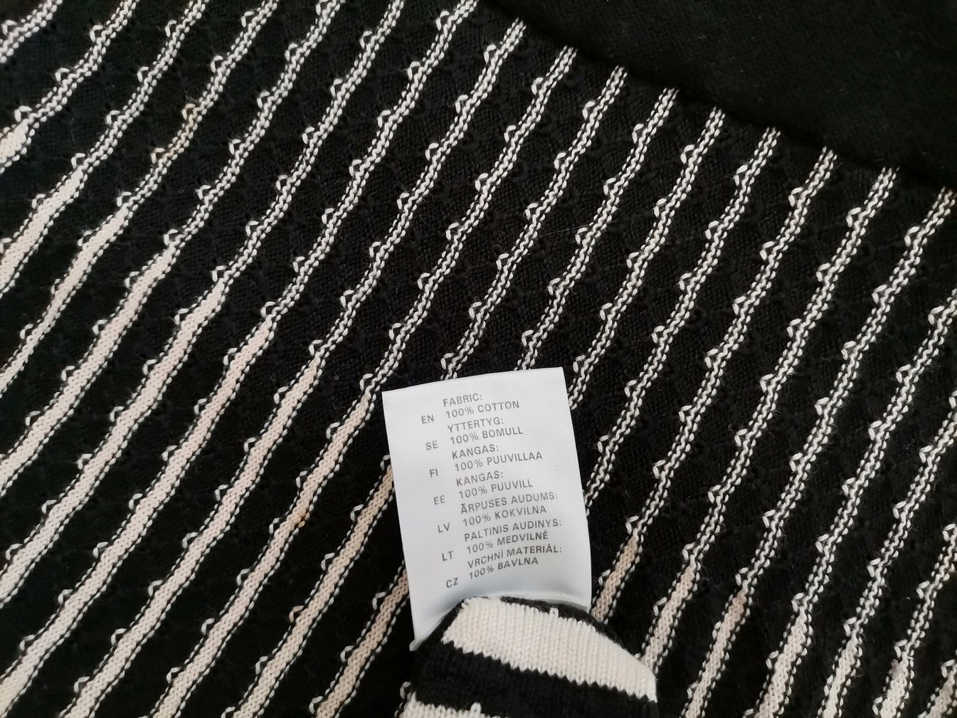 Lindex Rozmiar M Kolor Czarny Pasy Okrągły dekolt Sukienka A-Line Bezrękawnik Do Kolan Materiał Bawełna 100% Lindex Rozmiar M Kolor Czarny Pasy Okrągły dekolt Sukienka A-Line Bezrękawnik Do Kolan Materiał Bawełna 100%