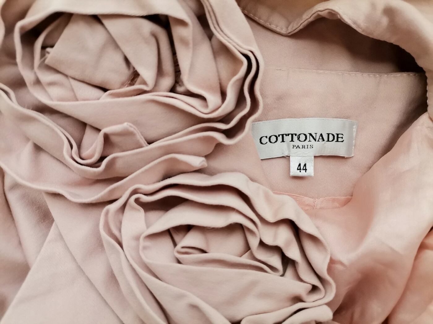 COTTONADE Paris Rozmiar 44 Kolor Pudrowy Róż Odkryte Ramiona Suknia Balowa Sukienka Wieczorowa Bezrękawnik Do Kolan Materiał Bawełna COTTONADE Paris Rozmiar 44 Kolor Pudrowy Róż Odkryte Ramiona Suknia Balowa Sukienka Wieczorowa Bezrękawnik Do Kolan Materiał Bawełna