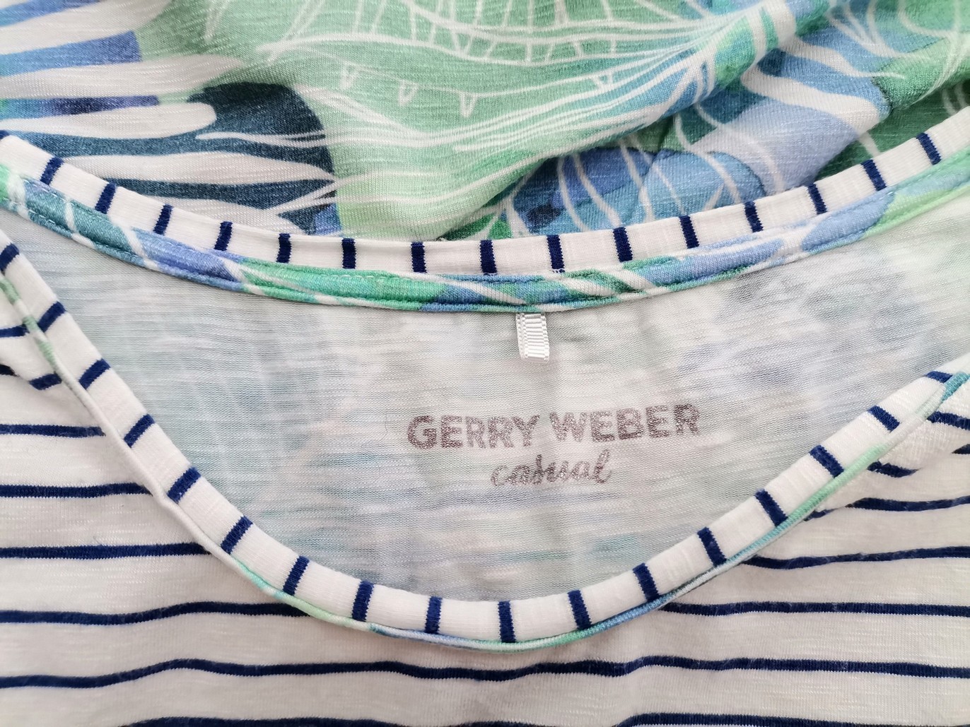 Gerry weber Rozmiar 42 Kolor Biały Pasy Okrągły dekolt Bluzka Bezrękawnik Materiał Wiskoza