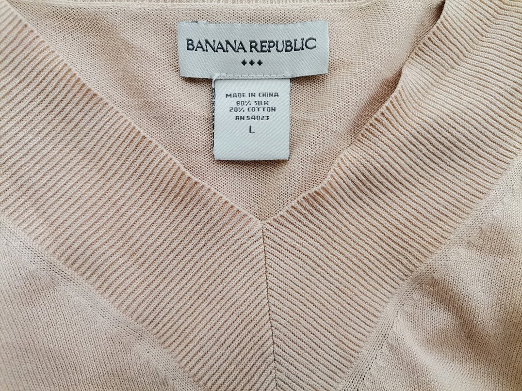 IMG_20220127_125835.jpg Banana Republic Rozmiar L Kolor Beżowy W serek Sweter Długi rękaw Materiał Jedwab Cienka dzianina