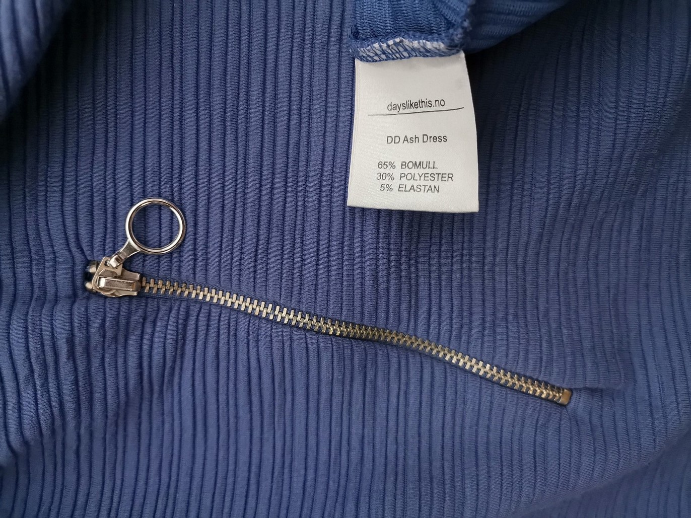 DAYS LIKE THIS Rozmiar XL Kolor Niebieski Okrągły dekolt Sukienka Prostokątna Długi rękaw Midi Materiał Bawełna