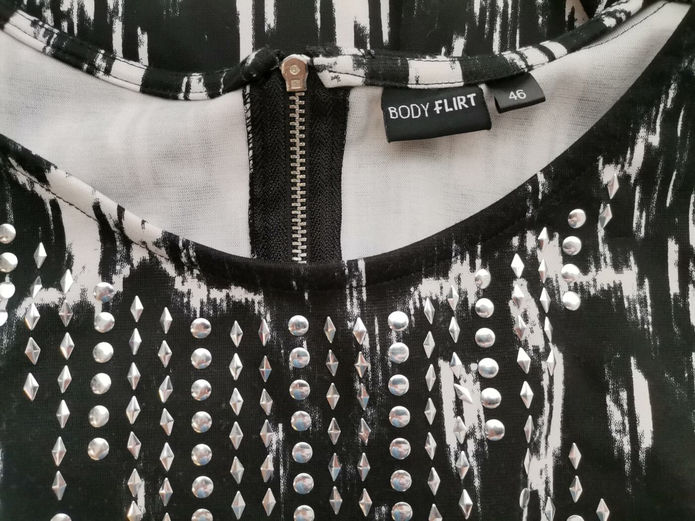 BODY FLIRT Rozmiar 46 Kolor Czarny Okrągły dekolt Sukienka Prostokątna Bezrękawnik Midi BODY FLIRT Rozmiar 46 Kolor Czarny Okrągły dekolt Sukienka Prostokątna Bezrękawnik Midi