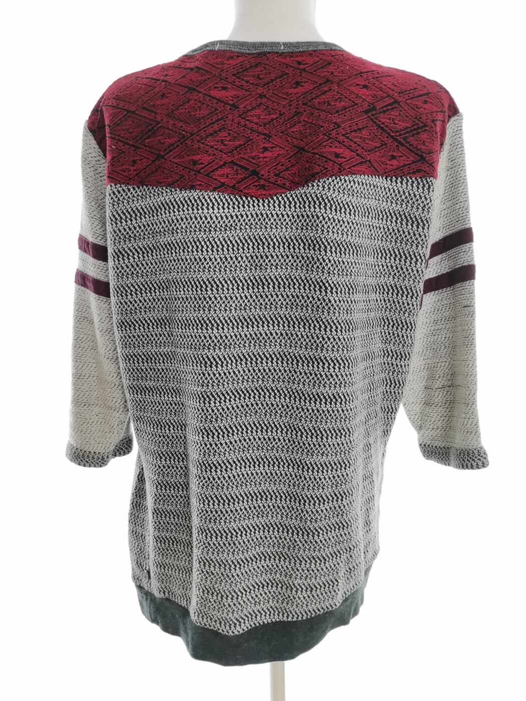 Maison scotch Rozmiar 1 (36) Kolor Szary Okrągły dekolt Tunika Bluzka Dzianina Rękaw 3/4 Materiał Bawełna 100% Maison scotch Rozmiar 1 (36) Kolor Szary Okrągły dekolt Tunika Bluzka Dzianina Rękaw 3/4 Materiał Bawełna 100%