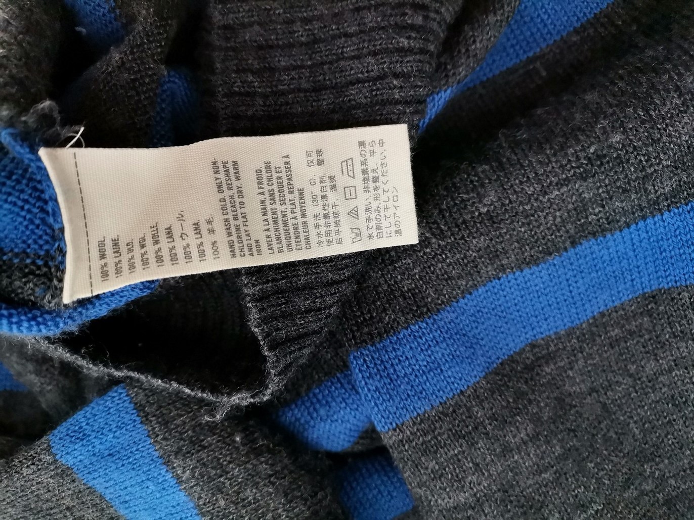 IMG_20220210_134234.jpg ABERCROMBIE & FITCH Rozmiar M Kolor Szary Pasy Męski Sweter Długi rękaw Materiał Wełna 100%