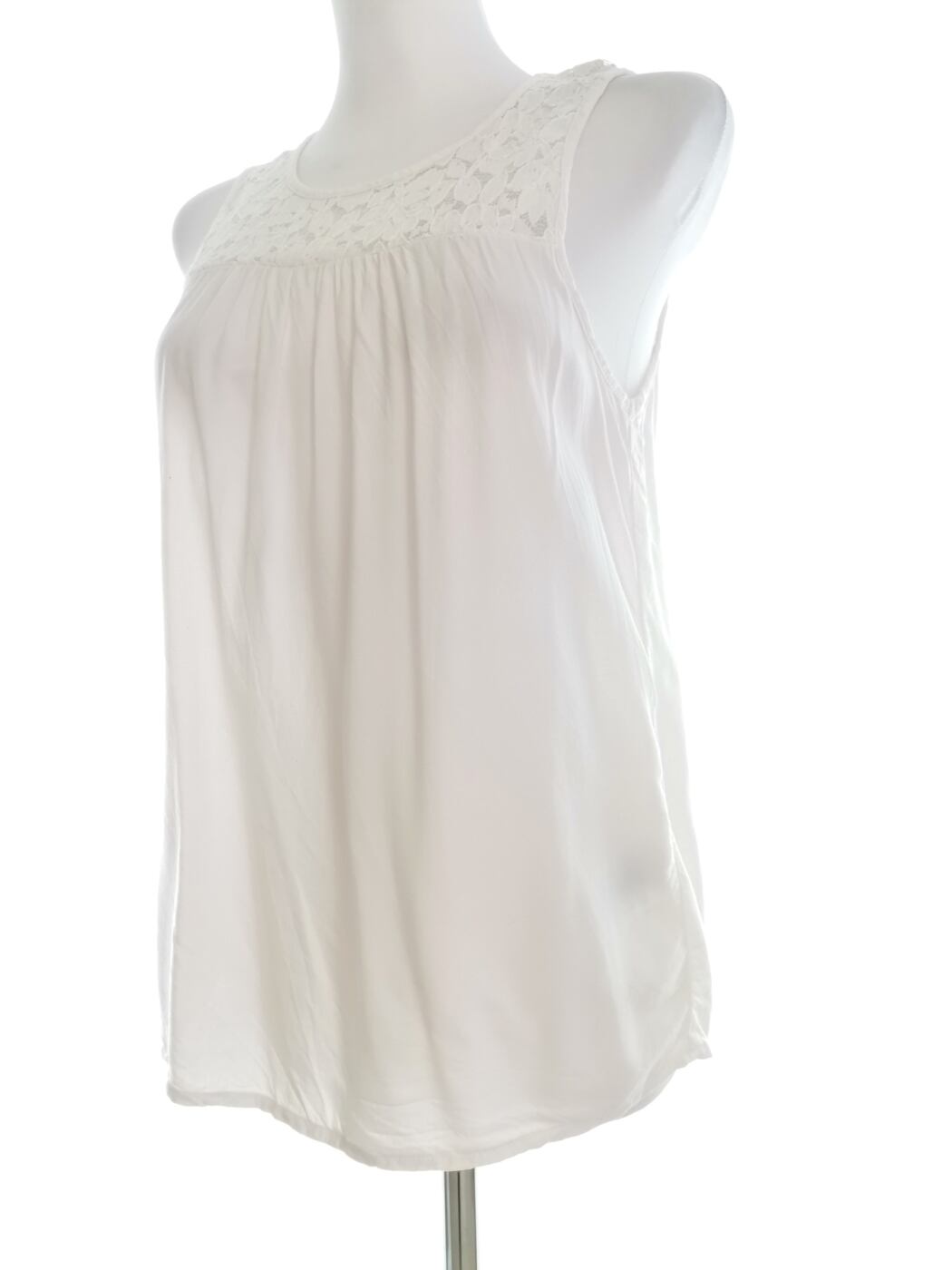 IMG_20220214_135318.jpg Vero moda Rozmiar S Kolor Biały Crew Neck Bluzka Bezrękawnik Materiał Wiskoza 100%