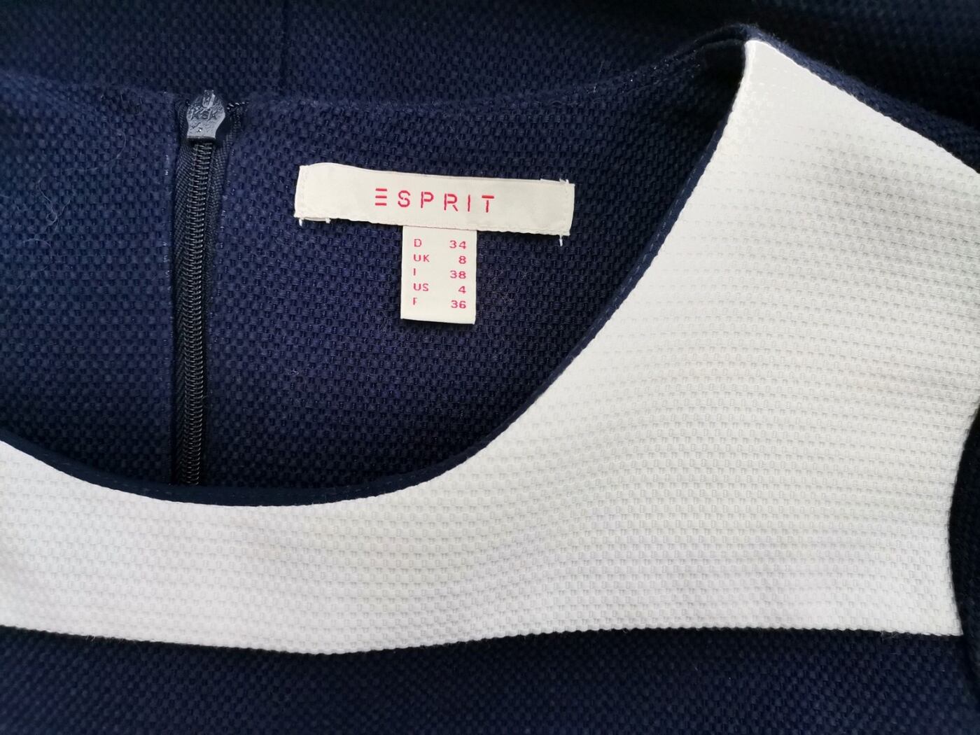 Esprit Rozmiar 34 Kolor Granatowy Okrągły dekolt Sukienka A-Line Krótki rękaw Do Kolan Materiał Bawełna Esprit Rozmiar 34 Kolor Granatowy Okrągły dekolt Sukienka A-Line Krótki rękaw Do Kolan Materiał Bawełna