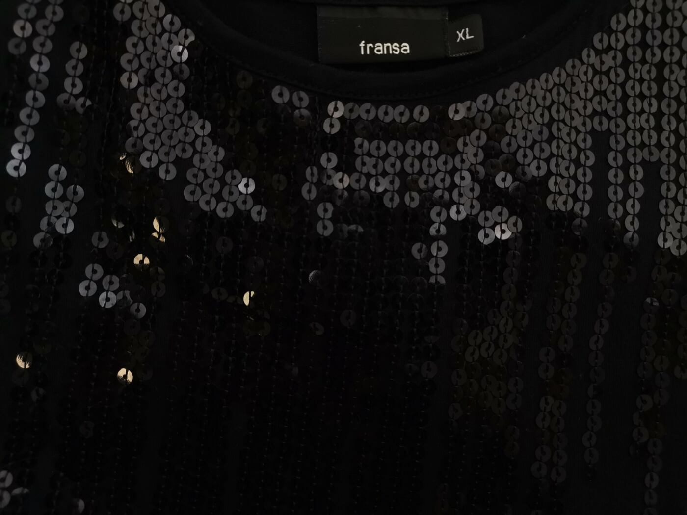 Fransa Rozmiar XL Kolor Czarny Dekolt U Sukienka Prostokątna Bezrękawnik Midi Materiał Wiskoza 100% Fransa Rozmiar XL Kolor Czarny Dekolt U Sukienka Prostokątna Bezrękawnik Midi Materiał Wiskoza 100%