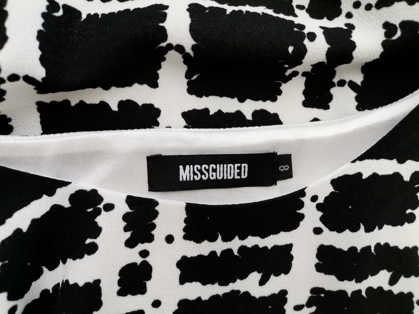 Missguided Rozmiar 8 (36) Kolor Czarny Okrągły dekolt Sukienka Mini Krótki rękaw Krótka Missguided Rozmiar 8 (36) Kolor Czarny Okrągły dekolt Sukienka Mini Krótki rękaw Krótka