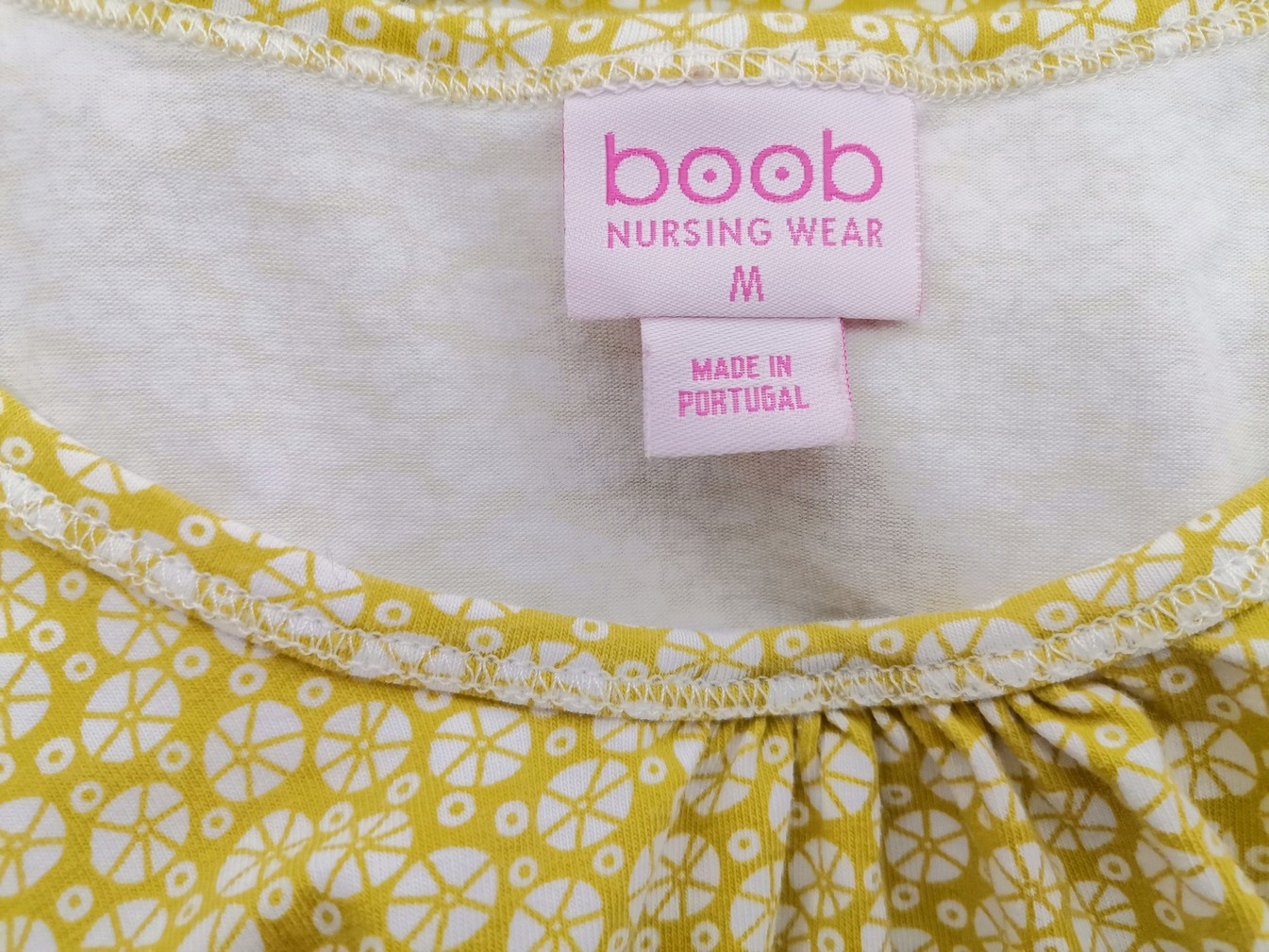 IMG_20220228_143933.jpg Boob Rozmiar M Kolor Limonkowa Zieleń Okrągły dekolt Bluzka Krótki rękaw Materiał Bawełna