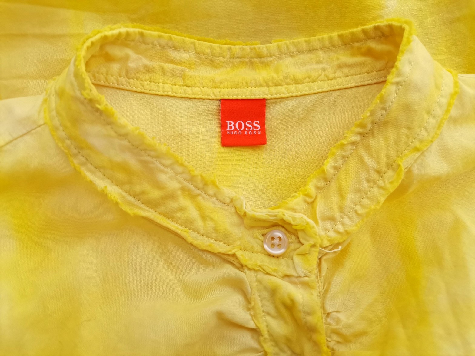 IMG_20220302_111918.jpg Hugo Boss Rozmiar L Kolor Żółty Kołnierz Koszula Zapinana Bluzka Długi rękaw Materiał Bawełna 100%