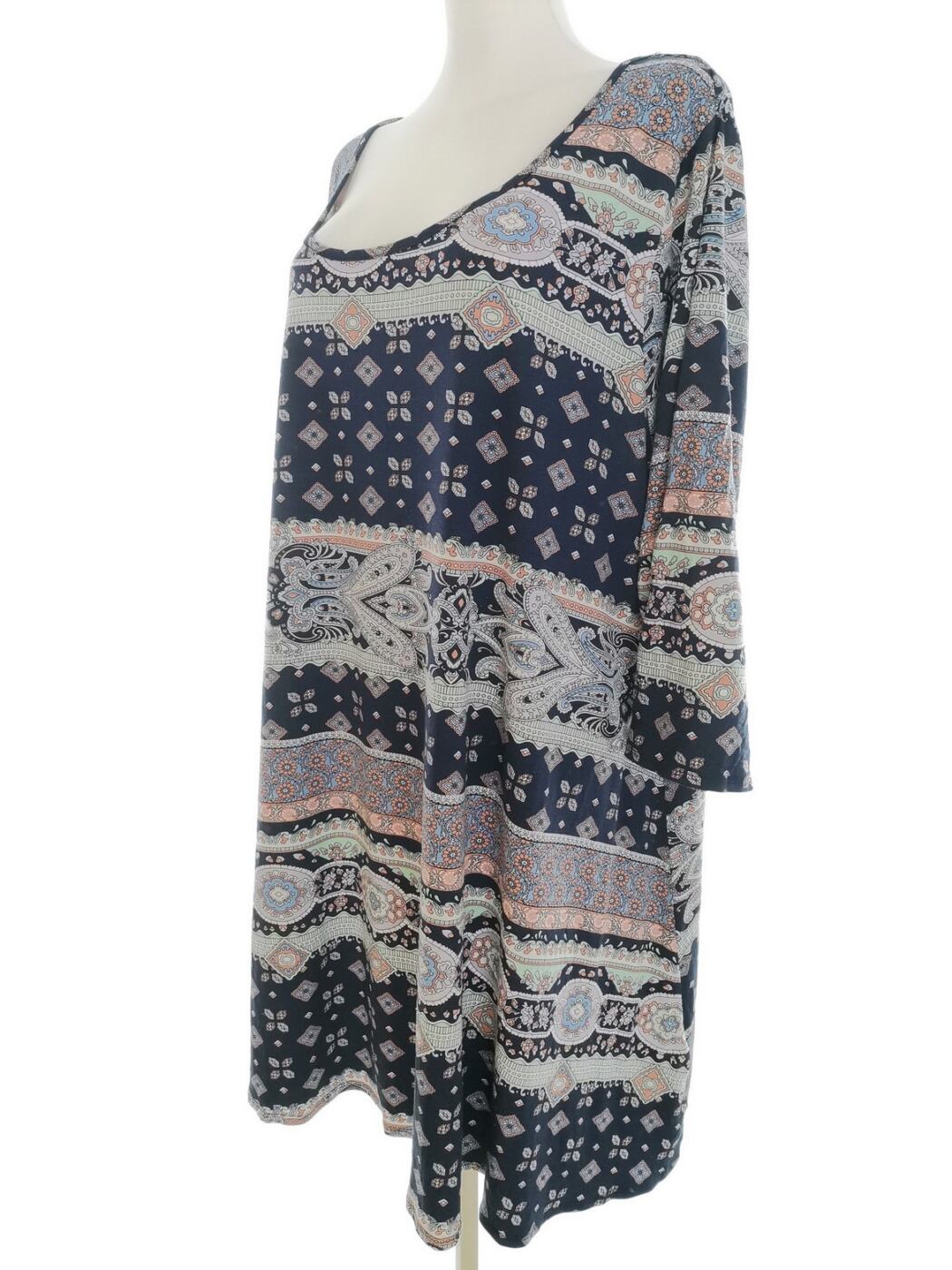 Vintage Rozmiar 30/32 (58/60) Kolor Granatowy Dekolt U Sukienka Prostokątna Rękaw 3/4 Do Kolan Materiał Wiskoza Vintage Rozmiar 30/32 (58/60) Kolor Granatowy Dekolt U Sukienka Prostokątna Rękaw 3/4 Do Kolan Materiał Wiskoza