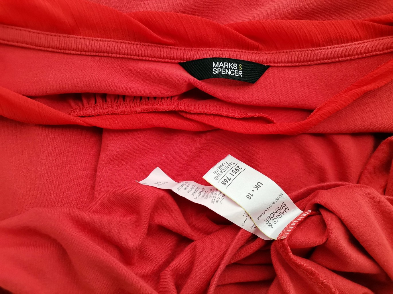 IMG_20220310_132700.jpg Marks&spencer Rozmiar 18 (46) Okrągły dekolt Bluzka Rękaw 3/4 Materiał Wiskoza