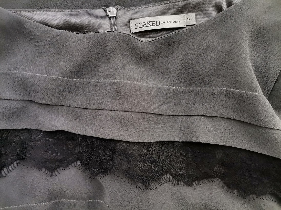 Soaked in luxury Rozmiar S Kolor Szary Okrągły dekolt Sukienka A-Line Rękaw 3/4 Do Kolan Soaked in luxury Rozmiar S Kolor Szary Okrągły dekolt Sukienka A-Line Rękaw 3/4 Do Kolan