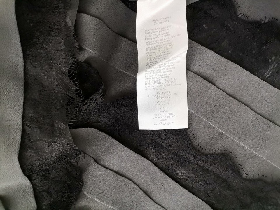 Soaked in luxury Rozmiar S Kolor Szary Okrągły dekolt Sukienka A-Line Rękaw 3/4 Do Kolan Soaked in luxury Rozmiar S Kolor Szary Okrągły dekolt Sukienka A-Line Rękaw 3/4 Do Kolan