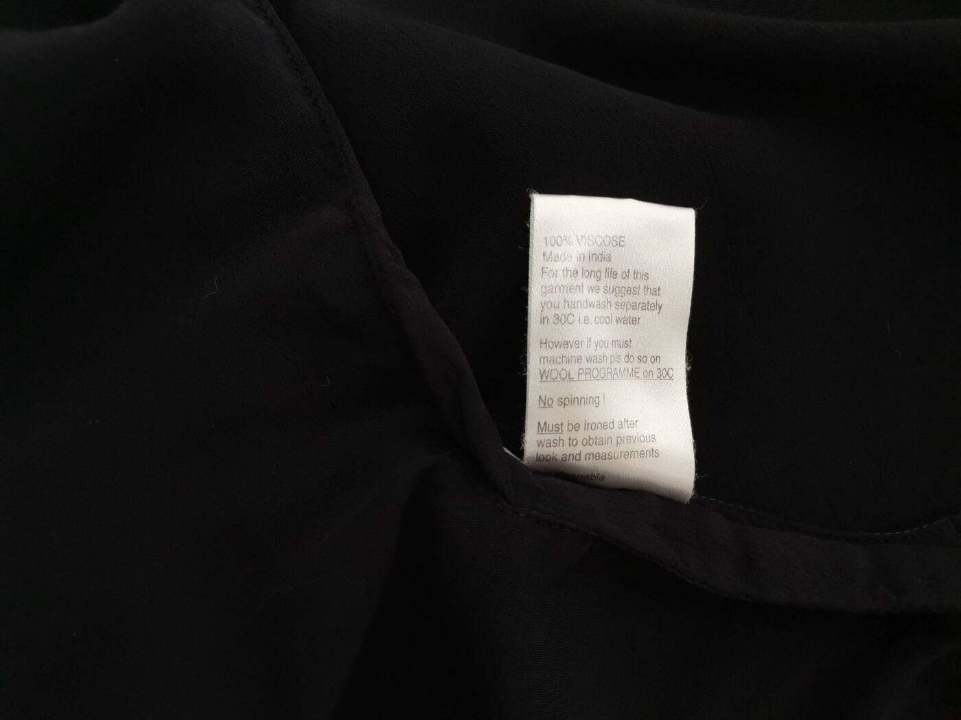 The Masai Rozmiar L Kolor Czarny W serek Bluzka Krótki rękaw Materiał Wiskoza 100%