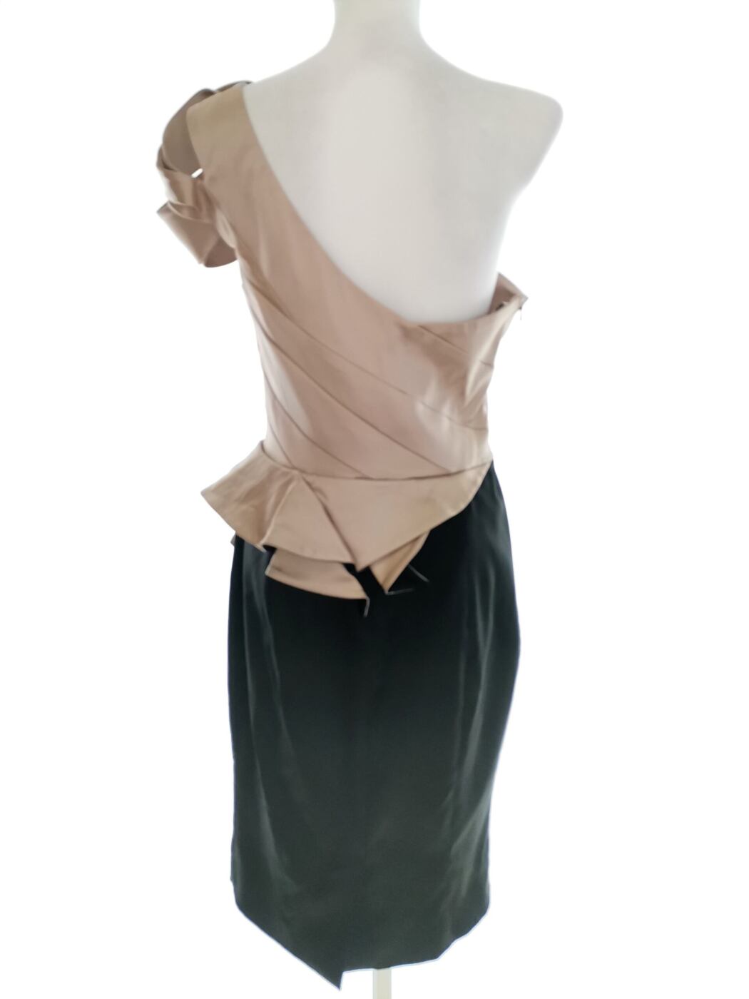 Karen MILLEN Rozmiar 14 (42) Kolor Beżowy Na Jedno Ramię Suknia Balowa Sukienka Wieczorowa Krótki rękaw Midi Karen MILLEN Rozmiar 14 (42) Kolor Beżowy Na Jedno Ramię Suknia Balowa Sukienka Wieczorowa Krótki rękaw Midi