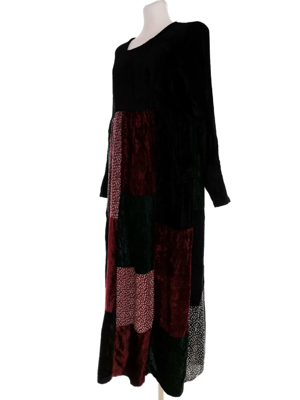 Vintage Rozmiar 42/44 Kolor Czarny Okrągły dekolt Sukienka Maxi Długi rękaw Długa Materiał Wiskoza 100% Vintage Rozmiar 42/44 Kolor Czarny Okrągły dekolt Sukienka Maxi Długi rękaw Długa Materiał Wiskoza 100%