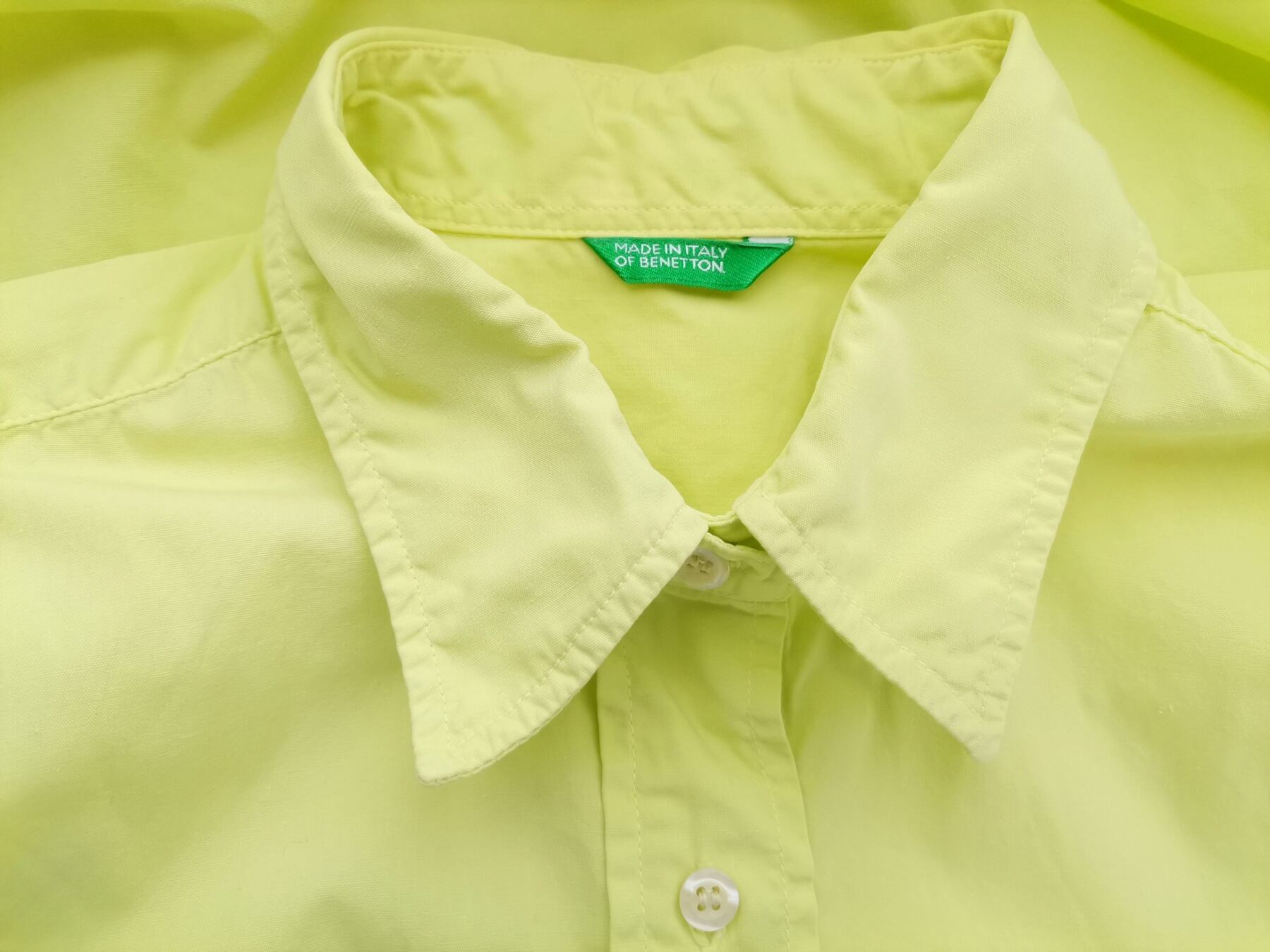MADE IN ITALY OF BENETTON Rozmiar 42 Kolor Seledynowy Kołnierz Koszula Zapinana Bluzka Długi rękaw Materiał Bawełna 100%