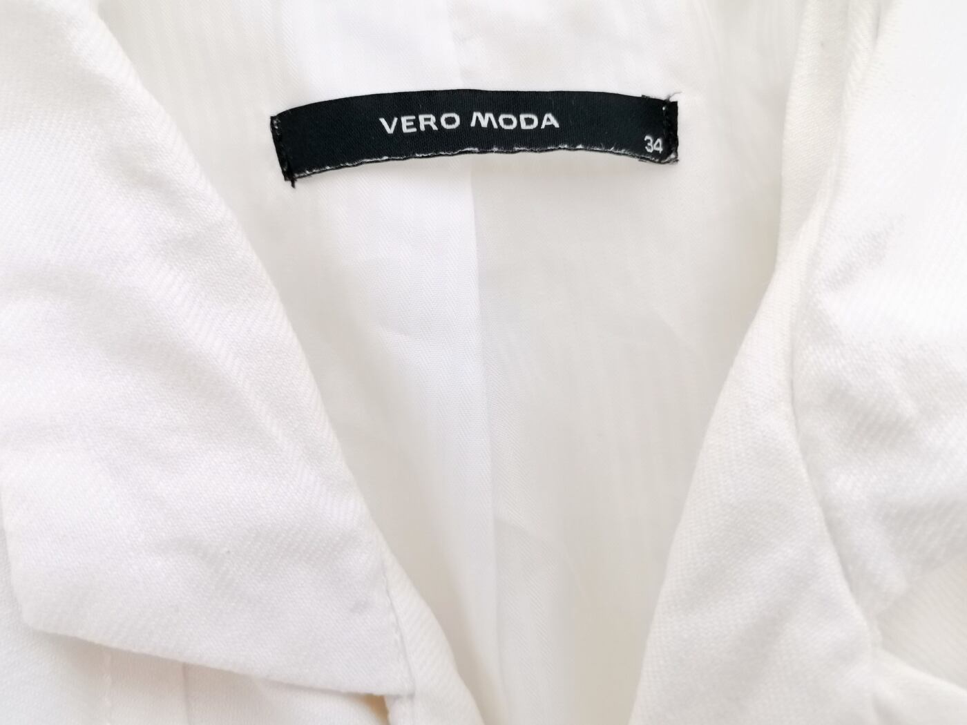 IMG_20220406_131251.jpg Vero moda Rozmiar 34 Kolor Biały Kołnierz Żakiet z zapięciem Długi rękaw Materiał Bawełna