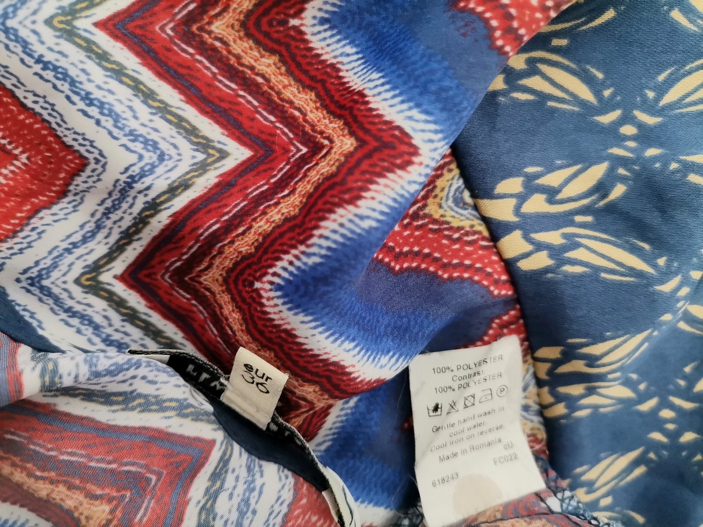 River island Rozmiar 10 (36) Kolor Granatowy Okrągły dekolt Bluzka Krótki rękaw