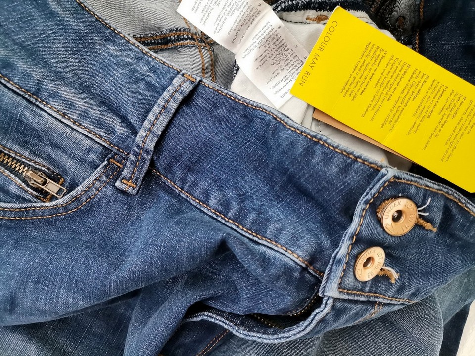 Lindex Rozmiar 26 (52) Kolor Niebieski Spodnie Jeansy Krótki rękaw Materiał Bawełna