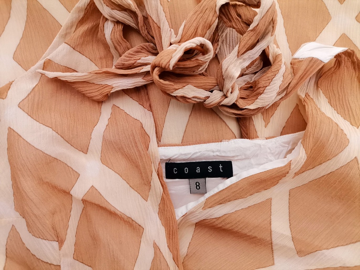 Coast Rozmiar 8 (36) Kolor Beżowy Halter Sukienka Letnia Bezrękawnik Midi Materiał Jedwab 100% Coast Rozmiar 8 (36) Kolor Beżowy Halter Sukienka Letnia Bezrękawnik Midi Materiał Jedwab 100%