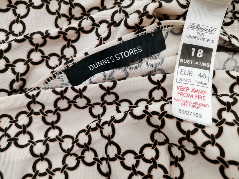 IMG_20220419_132854.jpg Dunnes stores Rozmiar 18 (46) Kolor Kremowy W serek Bluzka Krótki rękaw Materiał Wiskoza