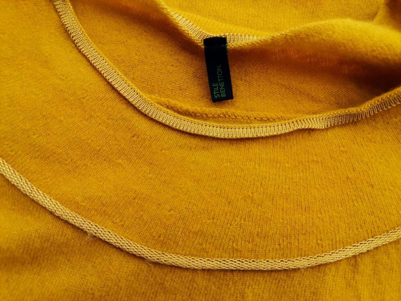 IMG_20220420_135238.jpg Stile Benetton Rozmiar S Kolor Żółty Crew Neck Sweter Krótki rękaw Materiał Wełna