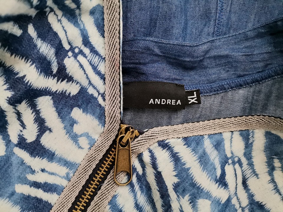 Andrea Rozmiar XL Kolor Niebieski Kołnierz Sukienka Sweterkowa Bezrękawnik Do Kolan Materiał Bawełna Andrea Rozmiar XL Kolor Niebieski Kołnierz Sukienka Sweterkowa Bezrękawnik Do Kolan Materiał Bawełna