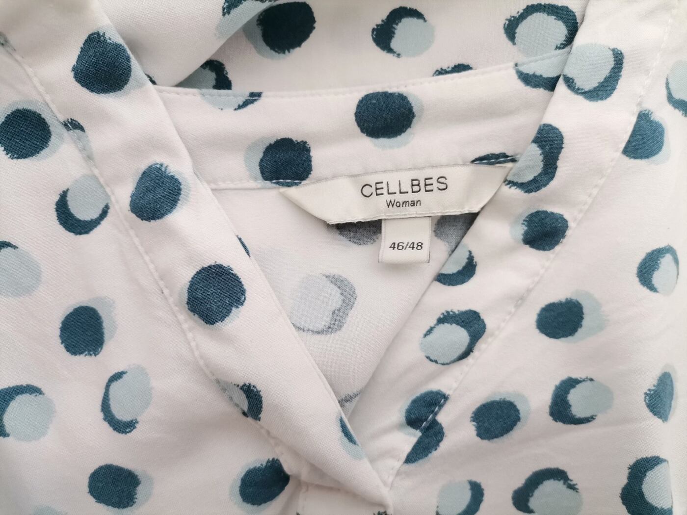 CELLBES Rozmiar 46/48 Kolor Biały Grochy W serek Tunika Bluzka Rękaw 3/4 Materiał Wiskoza 100% CELLBES Rozmiar 46/48 Kolor Biały Grochy W serek Tunika Bluzka Rękaw 3/4 Materiał Wiskoza 100%