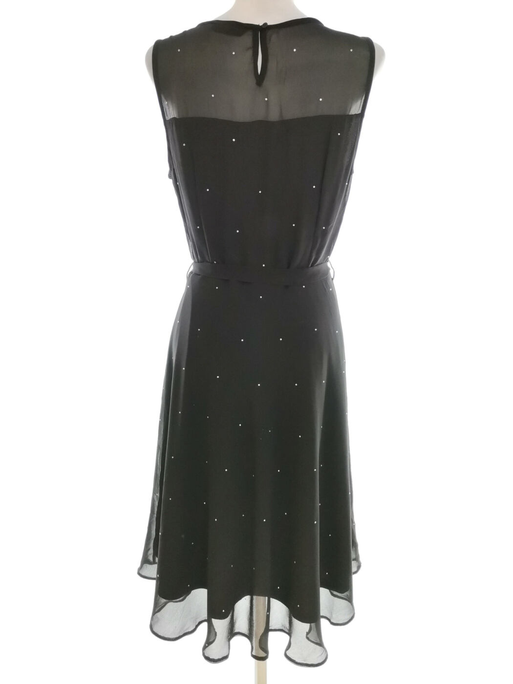 Dunnes Rozmiar 12 (40) Kolor Czarny Okrągły dekolt Sukienka Sheath Bezrękawnik Midi Dunnes Rozmiar 12 (40) Kolor Czarny Okrągły dekolt Sukienka Sheath Bezrękawnik Midi