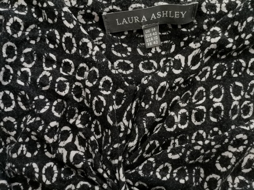 Laura ashley Rozmiar 14 (40) Kolor Czarny Geometryczny W serek Tunika Bluzka Rękaw 3/4 Materiał Wiskoza Laura ashley Rozmiar 14 (40) Kolor Czarny Geometryczny W serek Tunika Bluzka Rękaw 3/4 Materiał Wiskoza