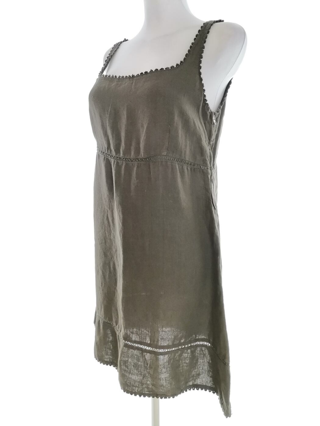 Italy Rozmiar M Kolor Khaki Kwadratowy dekolt Sukienka A-Line Bezrękawnik Do Kolan Materiał Len 100% Italy Rozmiar M Kolor Khaki Kwadratowy dekolt Sukienka A-Line Bezrękawnik Do Kolan Materiał Len 100%