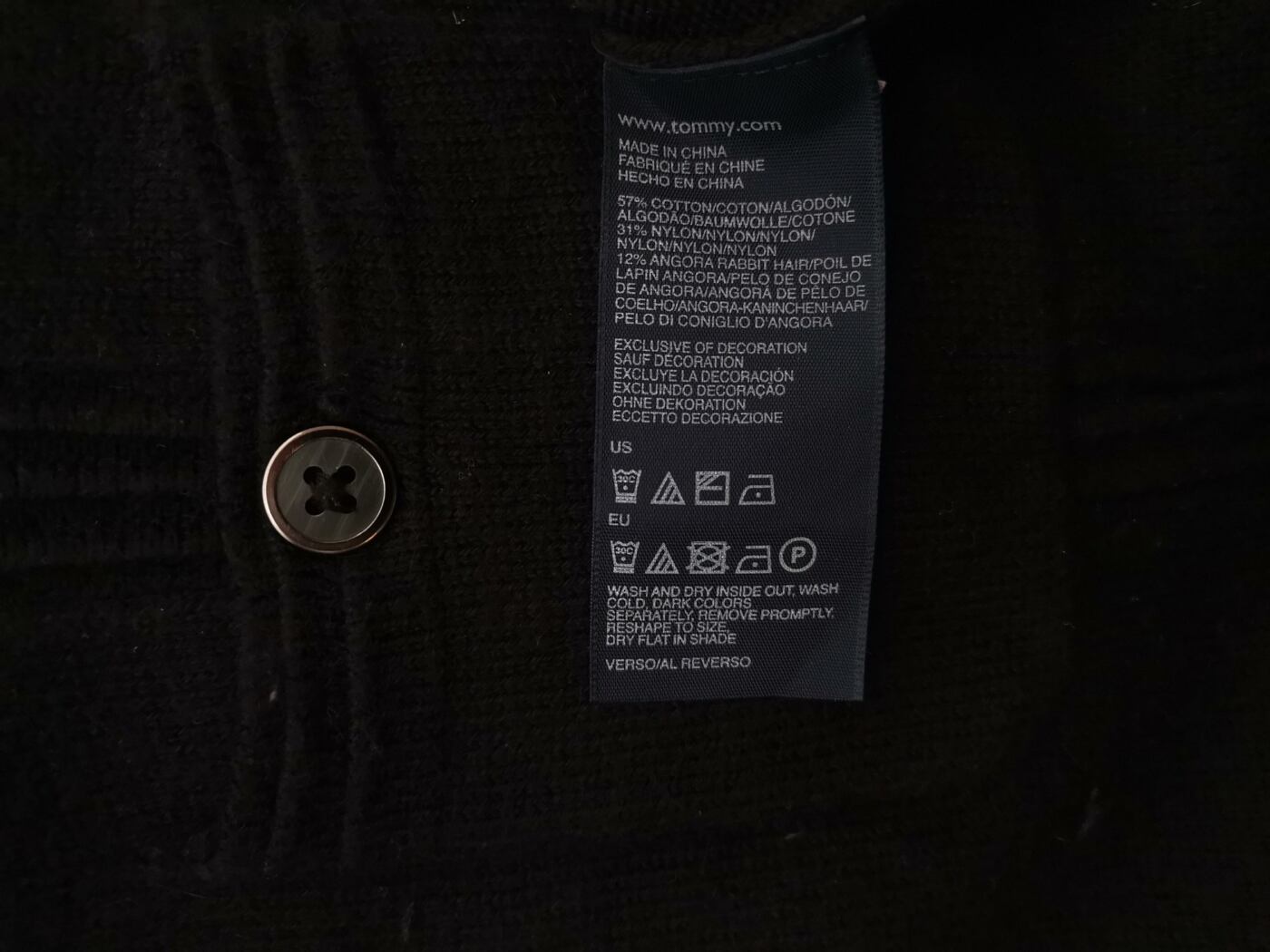 Tommy hilfiger Rozmiar L Kolor Czarny Drapowany dekolt Sukienka Sweterkowa Krótki rękaw Do Kolan Materiał Bawełna Tommy hilfiger Rozmiar L Kolor Czarny Drapowany dekolt Sukienka Sweterkowa Krótki rękaw Do Kolan Materiał Bawełna