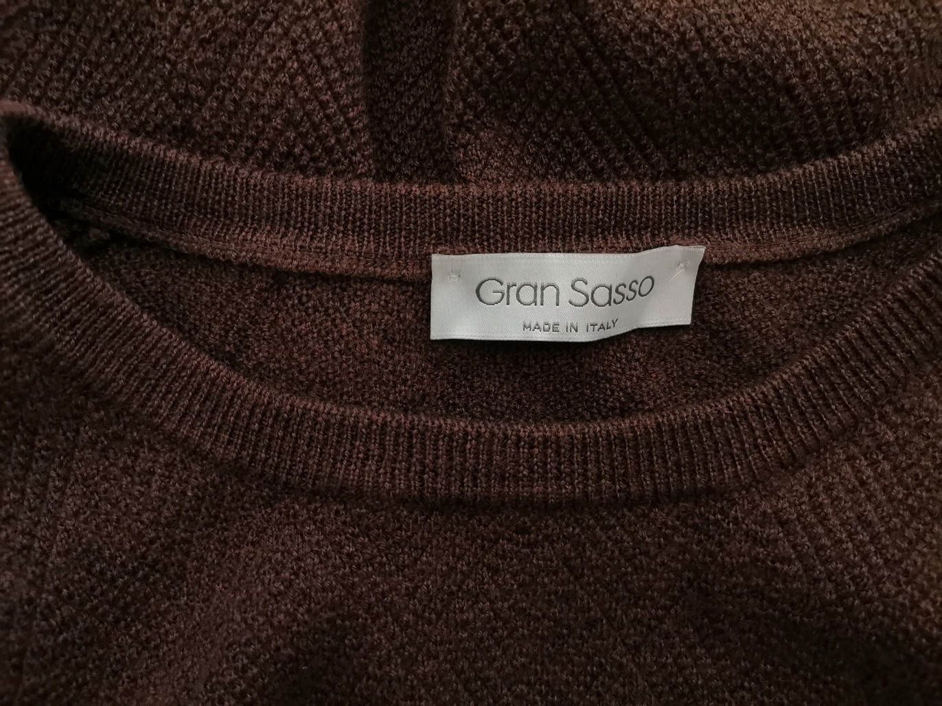 Gran Sasso Rozmiar 56 Kolor Brązowy Crew Neck Sweter Długi rękaw Materiał Wełna Jagnięca 100% Cienka dzianina