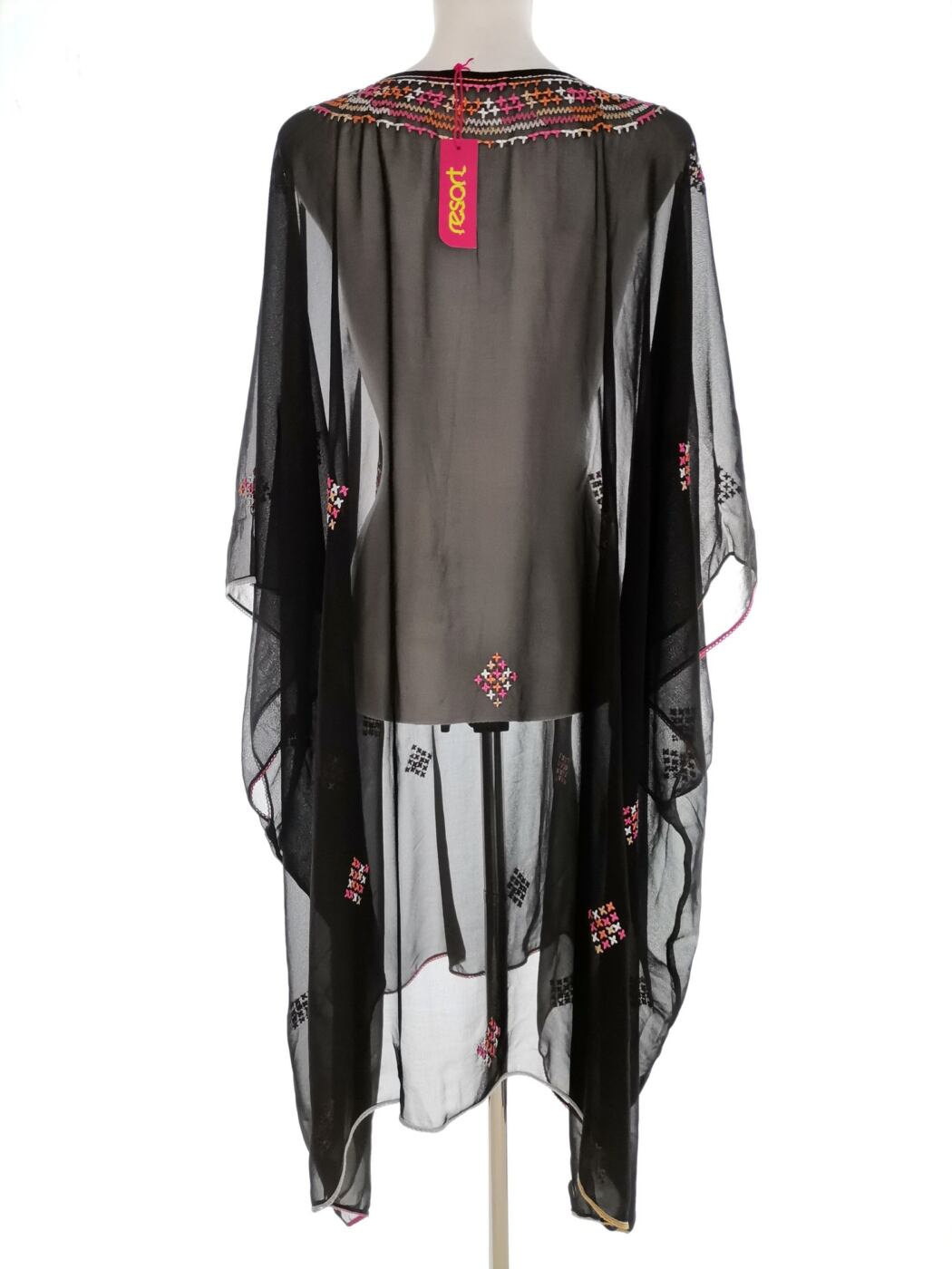 resort Rozmiar ONE SIZE (50/52) Kolor Czarny Okrągły dekolt Tunika Bluzka Rękaw 3/4 resort Rozmiar ONE SIZE (50/52) Kolor Czarny Okrągły dekolt Tunika Bluzka Rękaw 3/4
